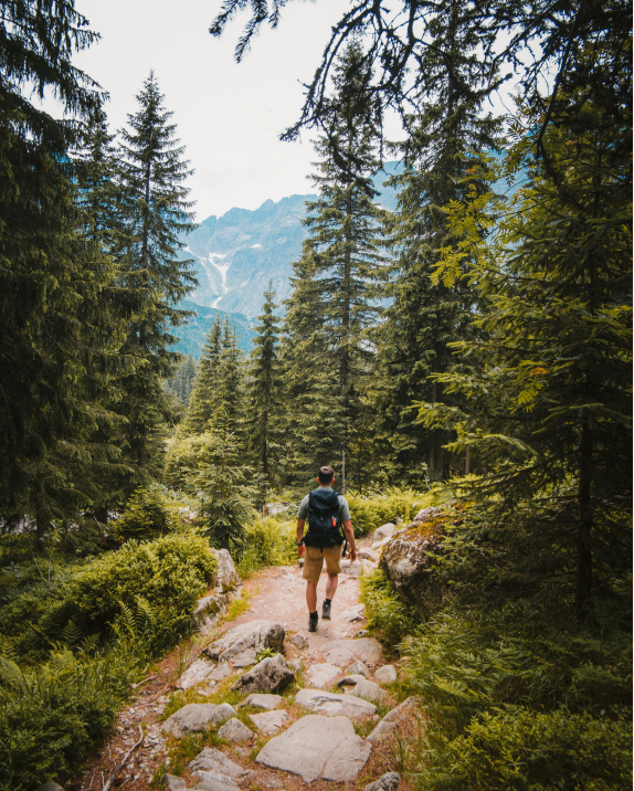 making hiking boots fit while hiking outdoors